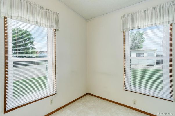 Empty room, Interior