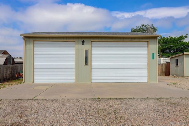Detached Garage, Exterior