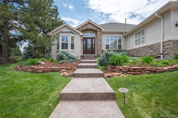 Backyard, Exterior, Facade, Ranch