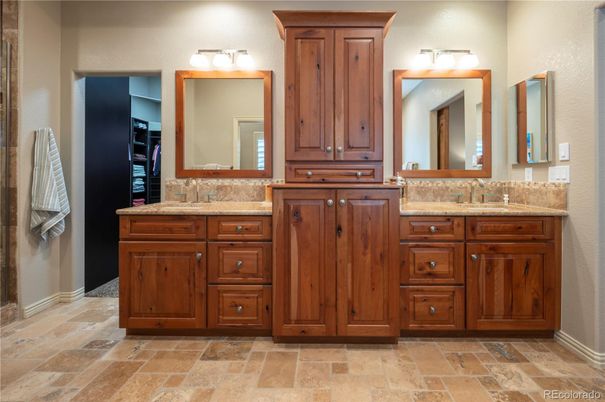 Bathroom, Dual Sink Vanities, Interior