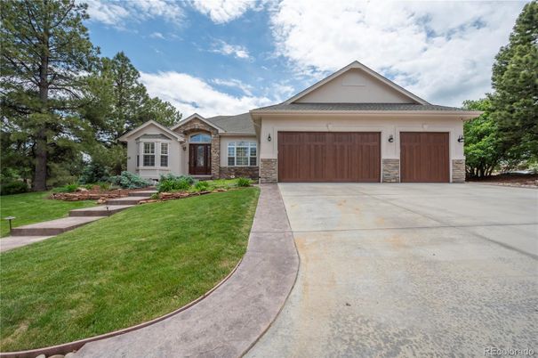 Attached, Exterior, Facade, Ranch