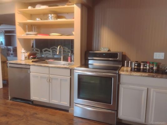 Interior, Kitchen, Stainless Steel Appliances, Wood Texture Flooring