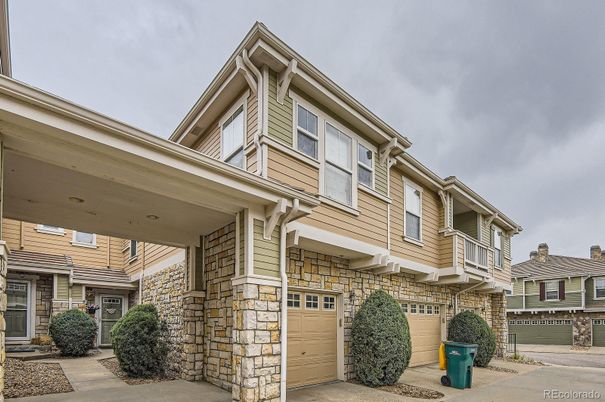 Attached, Exterior, Facade, American Craftsman