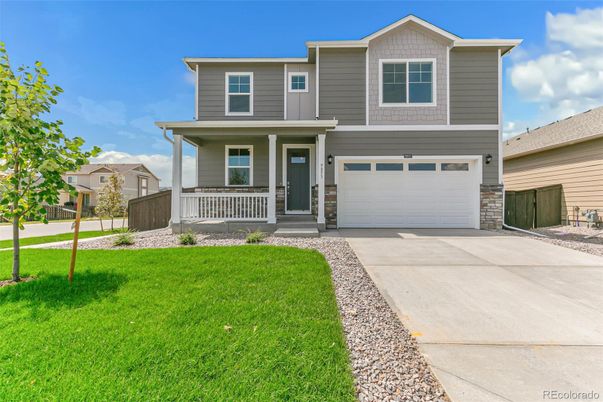 Attached, Exterior, Facade, American Craftsman