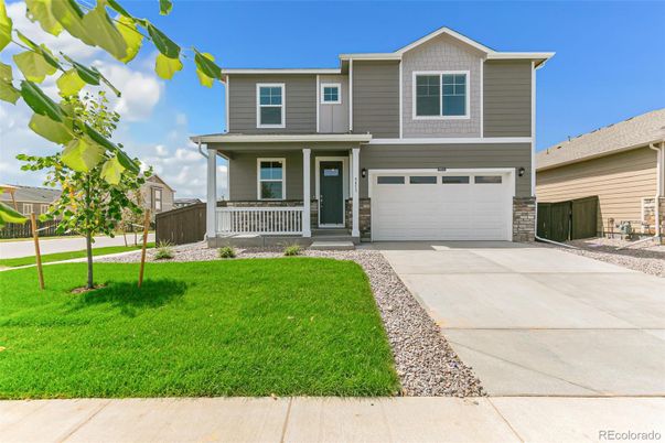 Attached, Exterior, Facade, American Craftsman