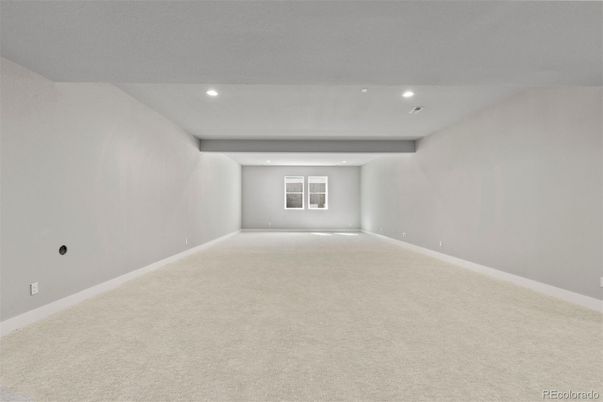Empty room, Interior, Recessed Lighting