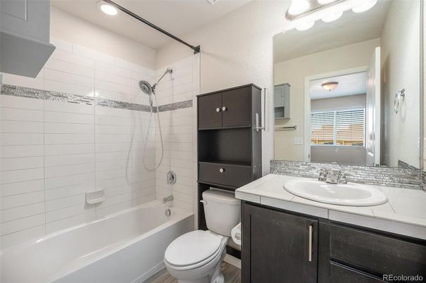 Bathroom, Interior, Recessed Lighting, Tile Countertops
