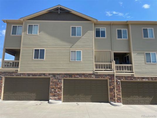 Attached, Exterior, Facade, Rowhouse