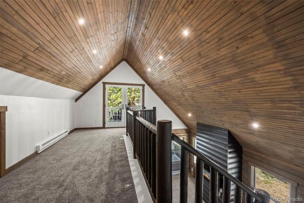 Empty room, Interior, Recessed Lighting, Wooden Ceilings
