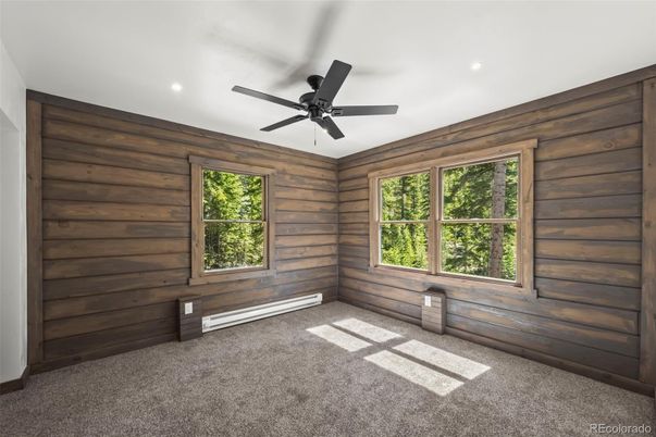 Empty room, Interior, Recessed Lighting, Wooden Walls
