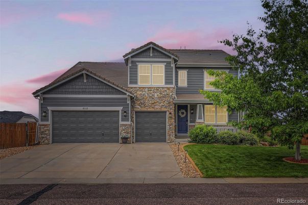 Attached, Exterior, Facade, American Craftsman