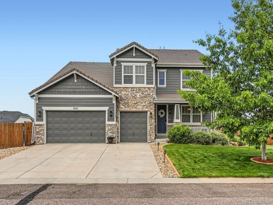 Attached, Exterior, Facade, American Craftsman