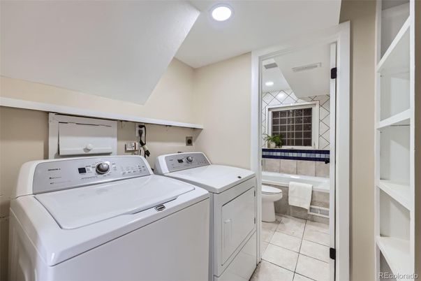 Bathroom, Interior, Recessed Lighting, Washer