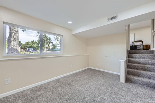 Empty room, Interior, Recessed Lighting