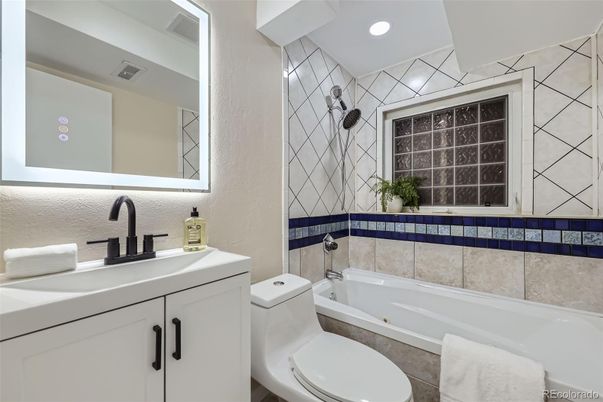 Bathroom, Interior, Recessed Lighting