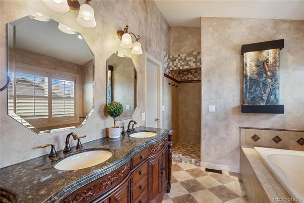 Bathroom, Dual Sink Vanities, Interior