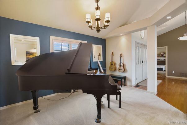 Chandelier, Interior, Piano, Recessed Lighting, Wood Texture Flooring