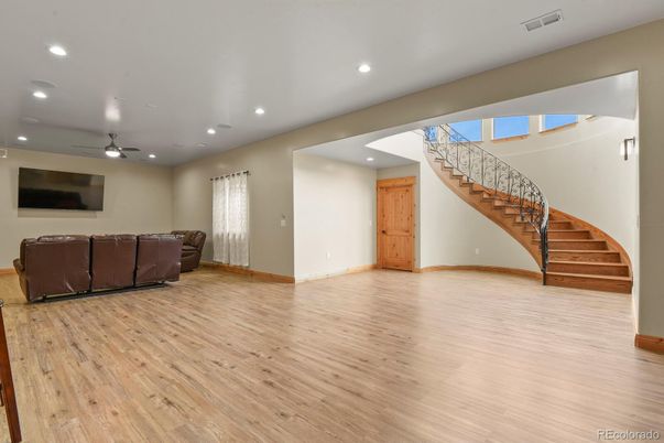Interior, Recessed Lighting, Wood Texture Flooring