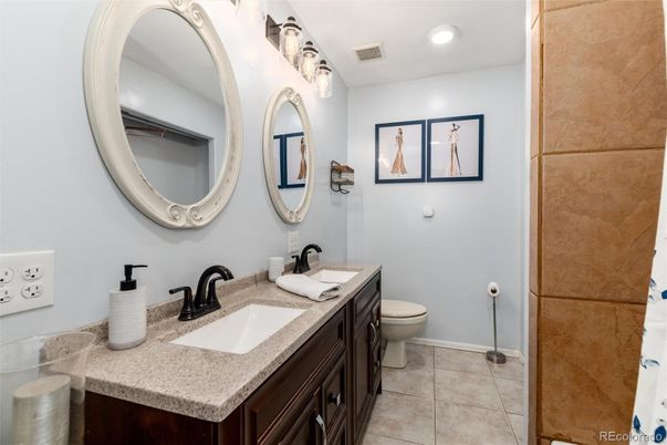 Bathroom, Dual Sink Vanities, Interior, Recessed Lighting