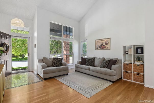 Interior, Living room, Pendant Lights, Wood Texture Flooring
