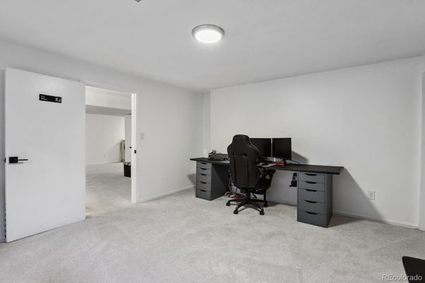 Home Office, Interior