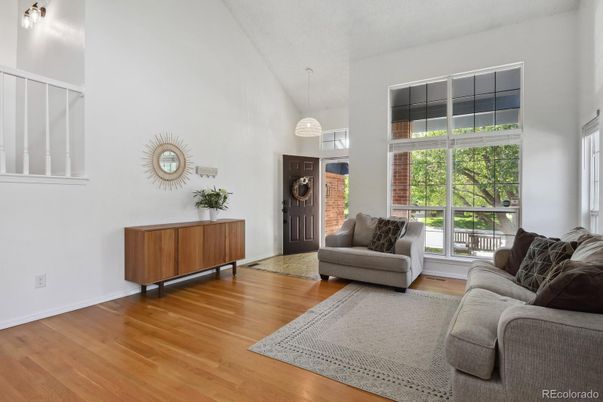 Interior, Living room, Pendant Lights, Wood Texture Flooring
