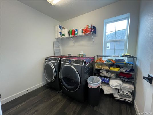 Interior, Washer, Wood Texture Flooring