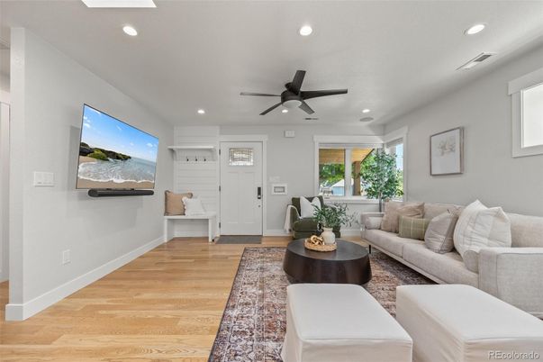 Interior, Living room, Recessed Lighting, Wood Texture Flooring