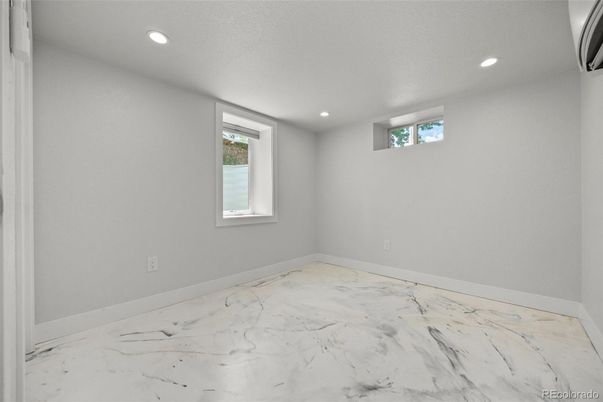 Empty room, Interior, Marble, Recessed Lighting