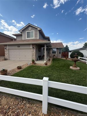 Attached, Exterior, Facade, Ranch