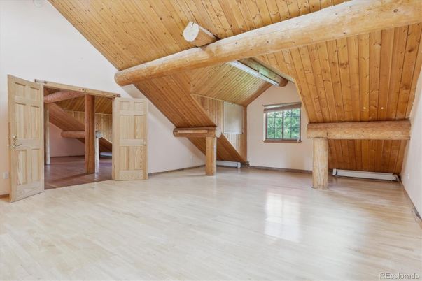 Empty room, Interior, Wooden Beams, Wooden Ceilings, Wood Texture Flooring