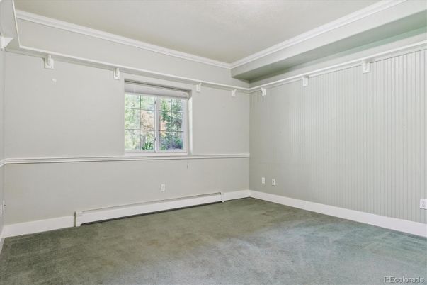 Empty room, Interior