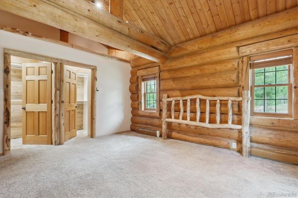 Empty room, Interior, Wooden Beams, Wooden Ceilings, Wooden Walls