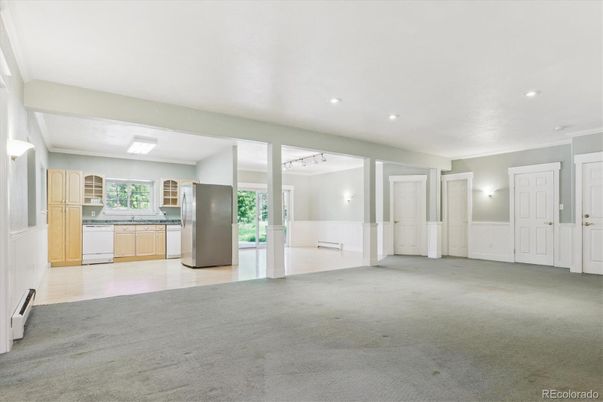 Empty room, Interior, Recessed Lighting