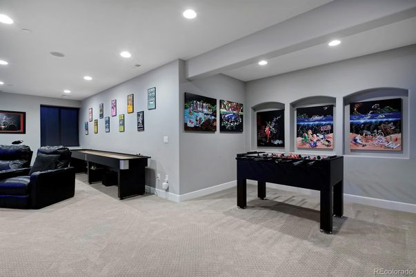Game Room, Interior, Recessed Lighting