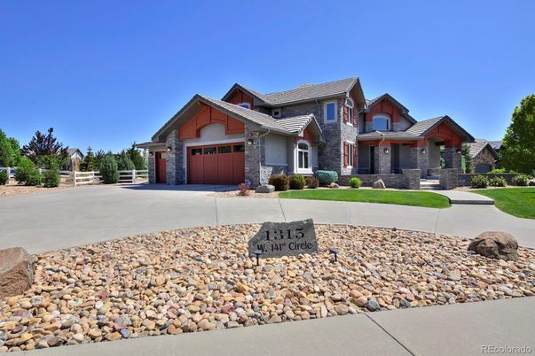 Attached, Exterior, Facade, American Craftsman