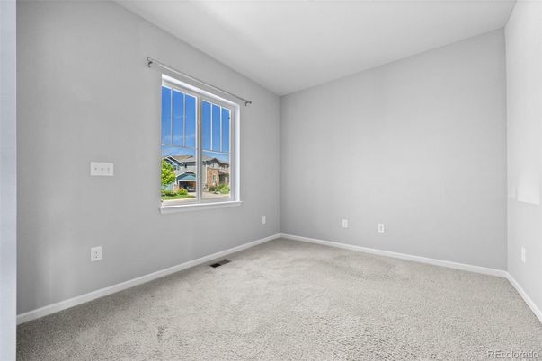 Empty room, Interior