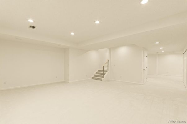 Empty room, Interior, Recessed Lighting