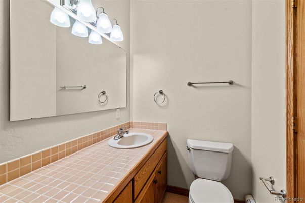 Bathroom, Interior, Tile Countertops