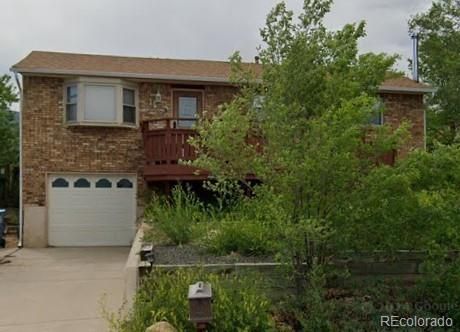 Attached, Exterior, Facade, Brick Facade, Raised Ranch