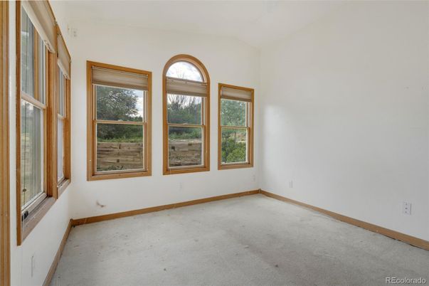 Empty room, Interior