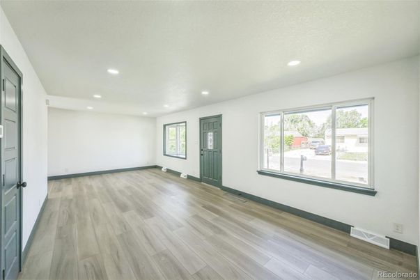 Empty room, Interior, Recessed Lighting, Wood Texture Flooring