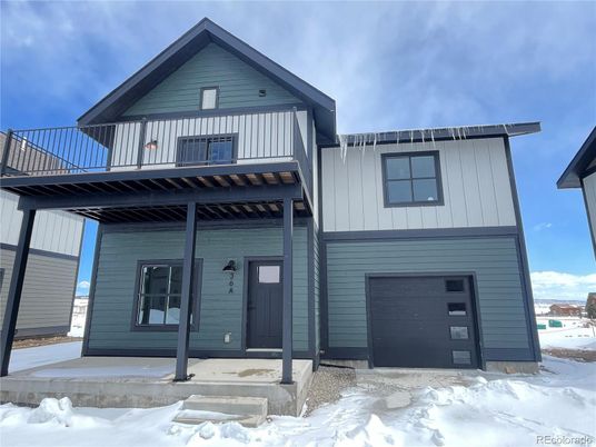 Attached, Exterior, Facade, Farmhouse