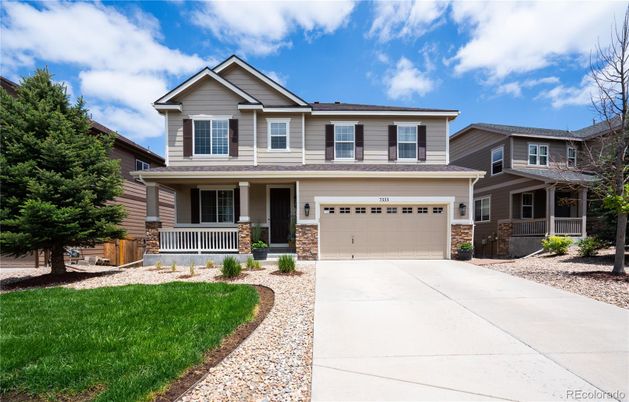 Attached, Exterior, Facade, American Craftsman