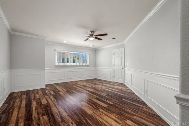 Empty room, Interior, Recessed Lighting, Wood Texture Flooring
