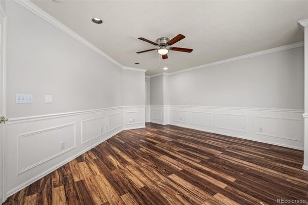 Empty room, Interior, Recessed Lighting, Wood Texture Flooring