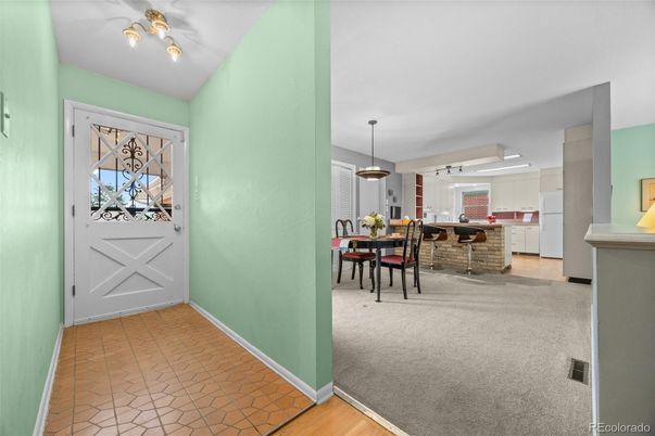Dining room, Interior, Kitchen, Pendant Lights, Wood Texture Flooring