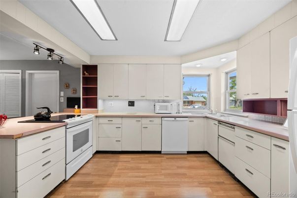 Interior, Kitchen, Recessed Lighting, Wood Texture Flooring