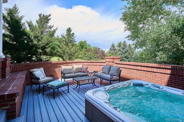 Exterior, Hot Tub