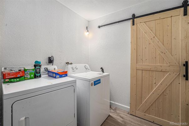Interior, Washer, Wood Texture Flooring